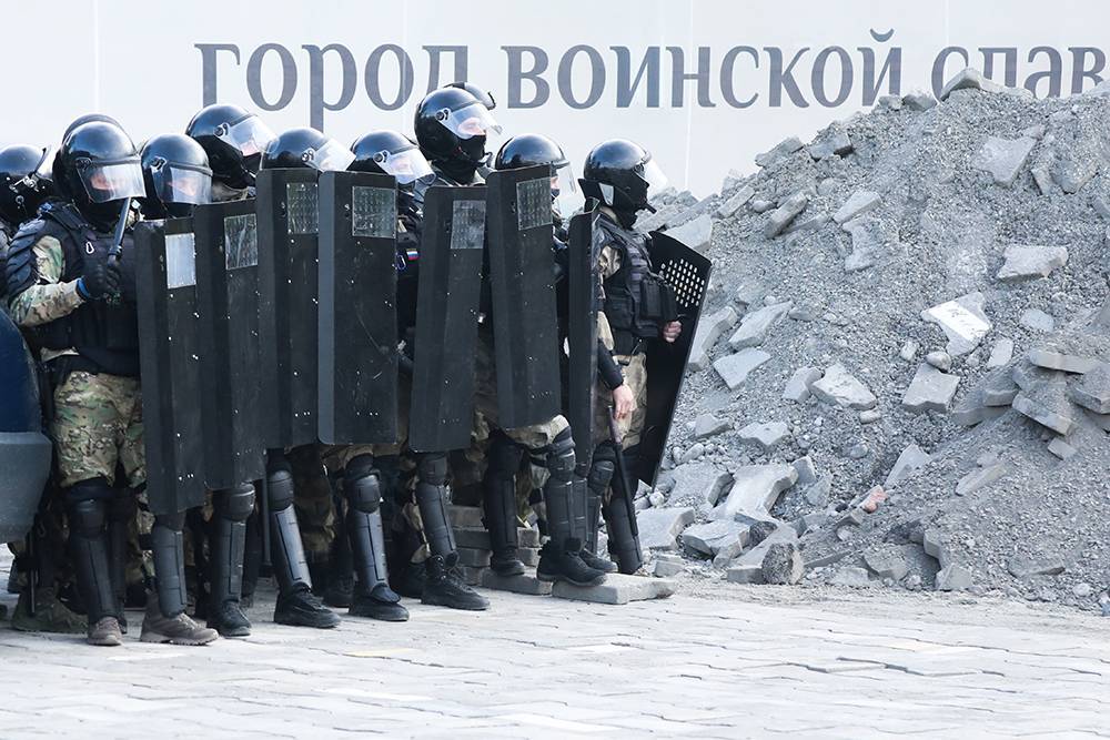 Во Владикавказе завели уголовное дело за нападение на силовиков на митинге