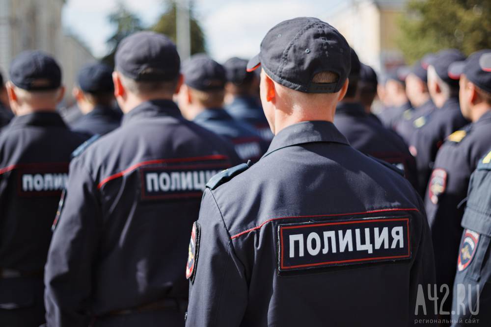 В России полицейским хотят разрешить вскрывать автомобили и оцеплять дома