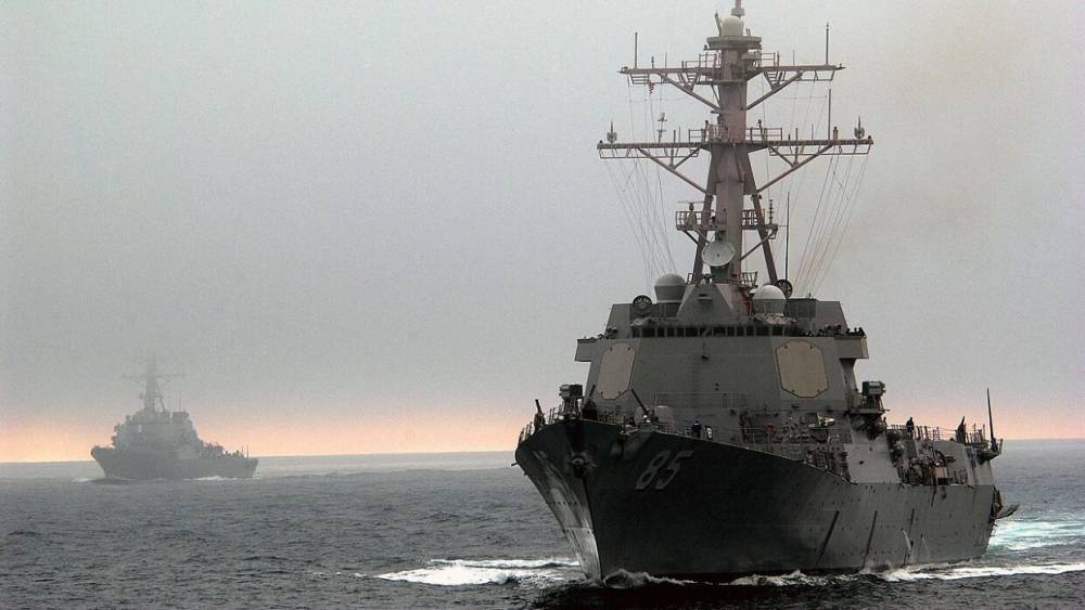 Трамп приказал уничтожать иранские судна, «создающие опасность для кораблей США»