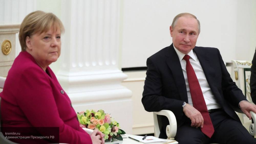 Путин провел телефонные переговоры с Меркель на тему ситуации в Донбассе