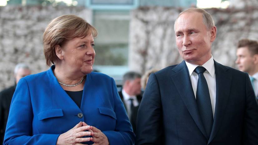 В Кремле сообщили о телефонном разговоре Путина и Меркель