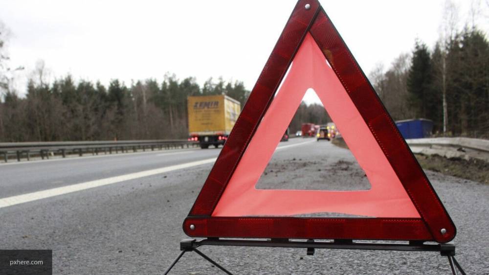 Водитель "Газели" протаранил дорожный знак и влетел в пешехода в Горно-Алтайске