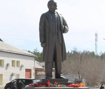 Памятник Ленину высотой почти три метра установили в Саянске