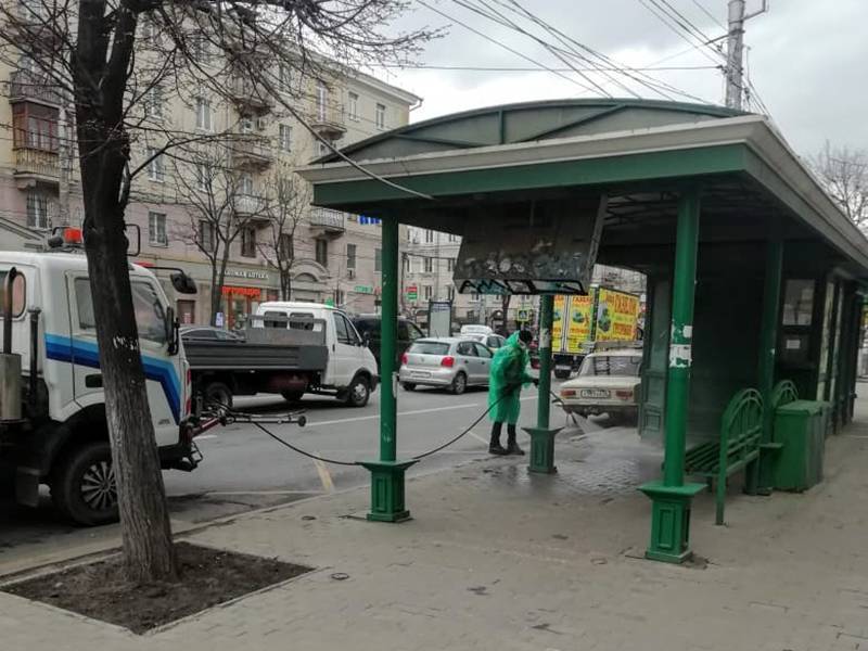 В Воронеже начали дезинфицировать остановки