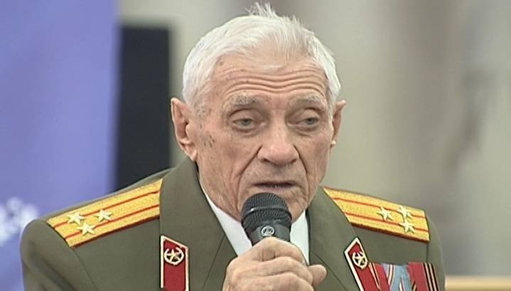 99-летний ветеран ВОВ помнит наизусть "Василия Теркина"