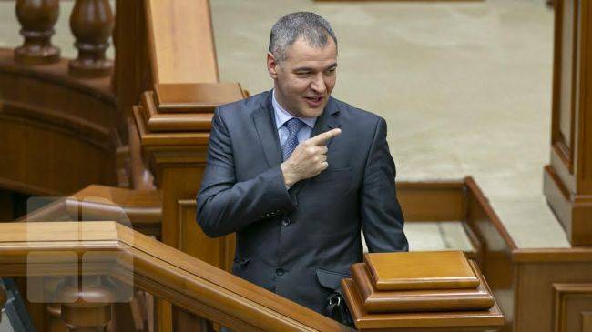 Президент Молдавии финансирует свои выборы за российские деньги — депутат