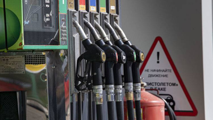 Как падение цен на нефть повлияет на стоимость бензина в Крыму