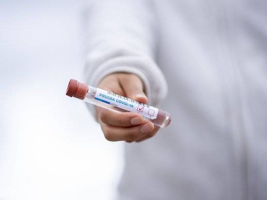 «Китайцы создали коронавирус, пытаясь сделать вакцину от ВИЧ»