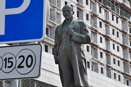 Россияне вступились за памятники Ленину
