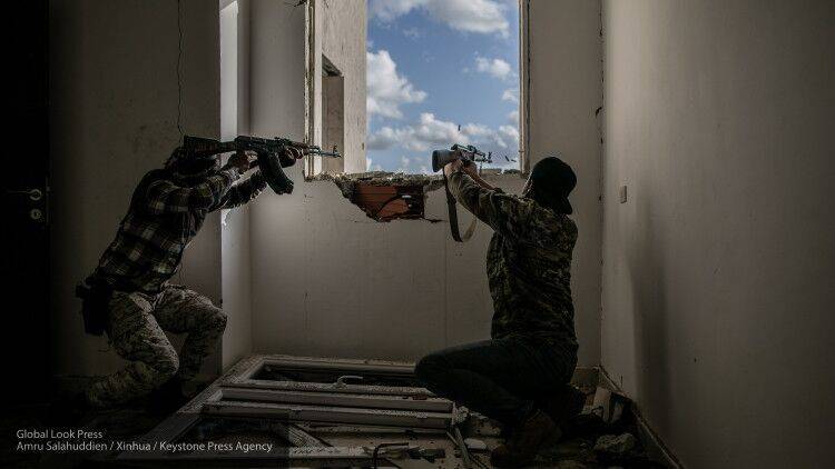 Опубликованы снимки с боевиками ИГ* на оккупированных ПНС Ливии территориях