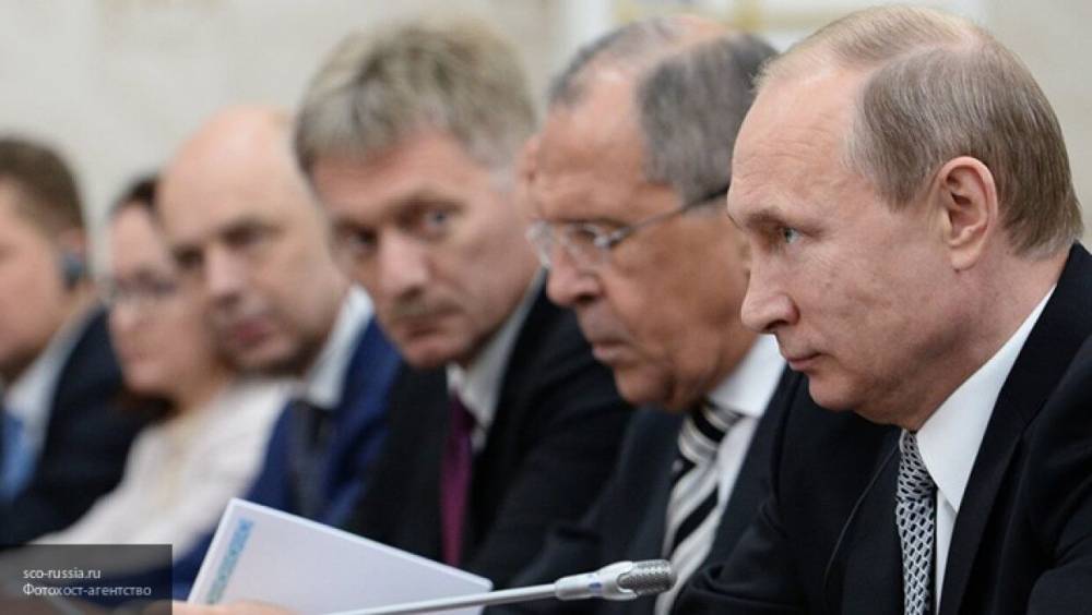Песков: для Путина важна борьба с коронавирусом, а не рейтинг
