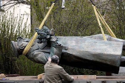 Инициатора сноса памятника Коневу в Праге взяли под охрану