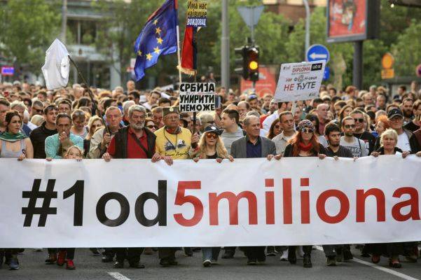 Протесты сербской оппозиции: ходили, ходили, да не выходили