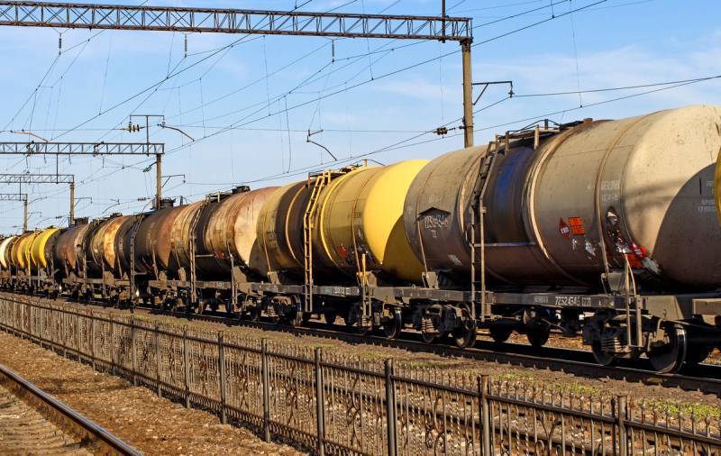 На Украине с огорчением признали, что низкая цена нефти не страшна России