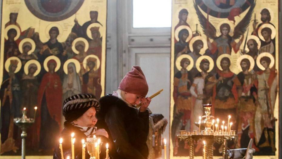 В Петербурге продлили запрет на посещение храмов