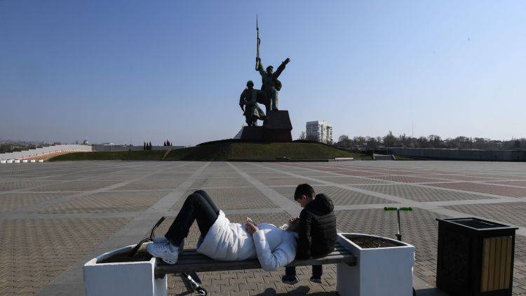 Штраф в 30 000 не пугает: в Крыму 400 человек нарушили самоизоляцию