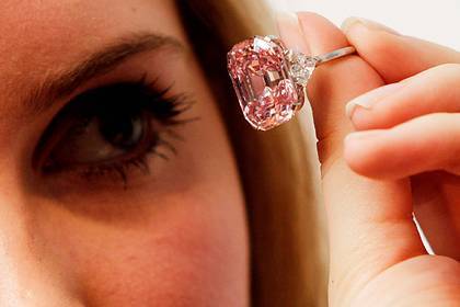 Богачи отдали миллионы долларов за бриллианты от скуки в самоизоляции