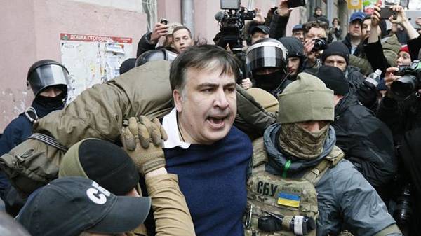Зеленский совершил большую ошибку, возвратив Саакашвили во власть, - украинские политологи