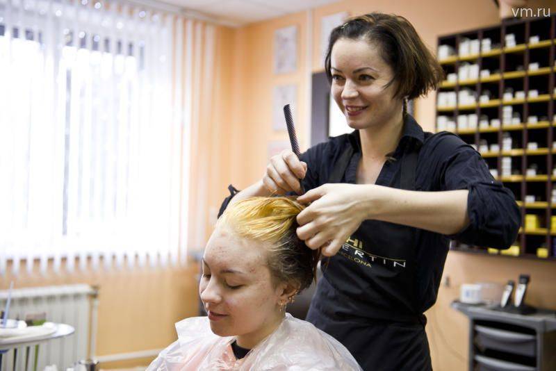 Салоны красоты и автомагазины заработают в Крыму с 1 мая