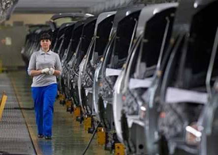 "АвтоВАЗ" останавливает производство в Ижевске из-за перебоев с комплектующими