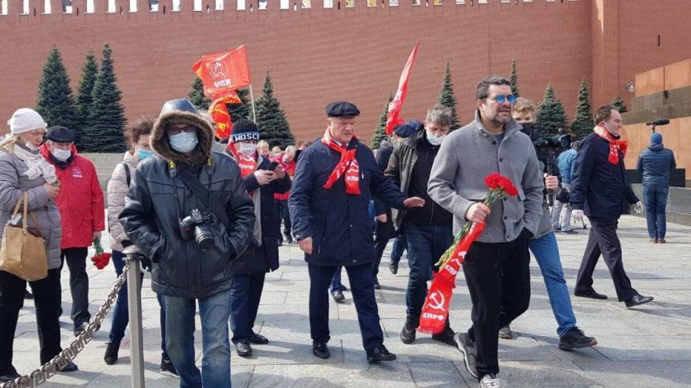 Сурайкин раскритиковал руководство КПРФ за чествование Ленина на фоне коронавируса