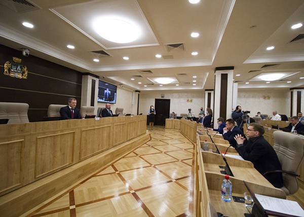 Спасти рядового предпринимателя: депутаты просят мэра Екатеринбурга о налоговых каникулах для бизнеса