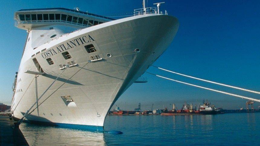 Число зараженных COVID-19 пассажиров на лайнере Costa Atlantica возросло до 48