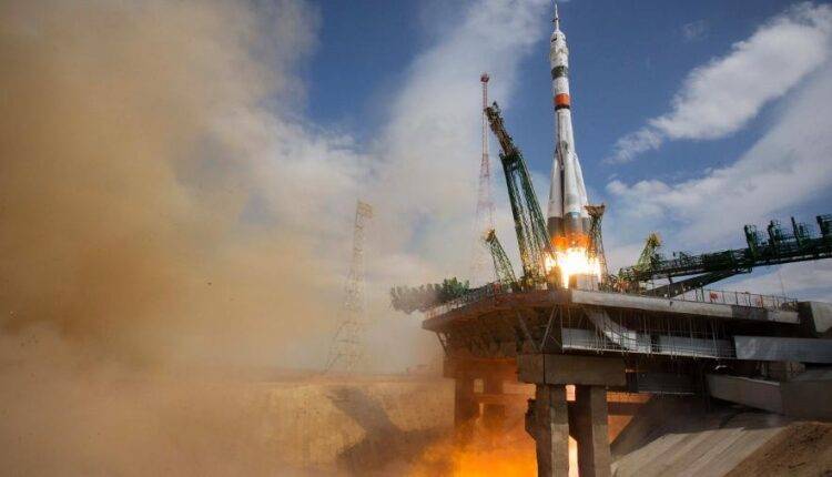 Экипаж космического корабля «Союз МС-18» будет утвержден в мае