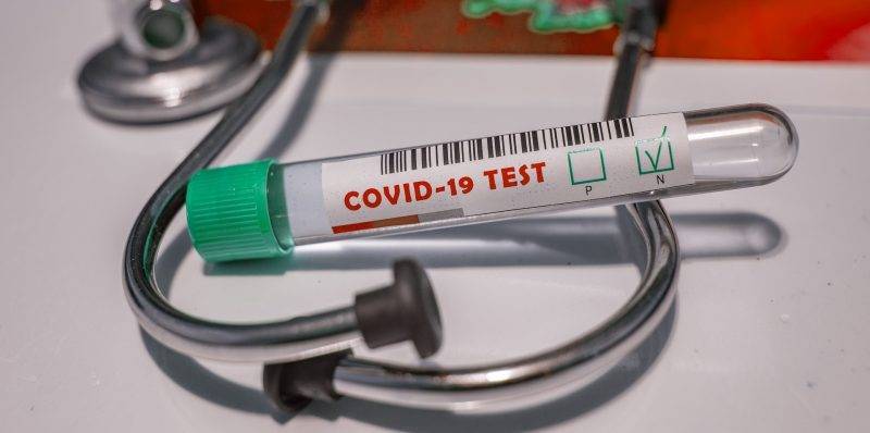 В одном из городов Калифорнии на коронавирус и антитела тестируют всех жителей