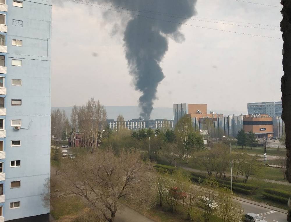 Стало известно, что загорелось на территории Президентского кадетского училища в Кемерове