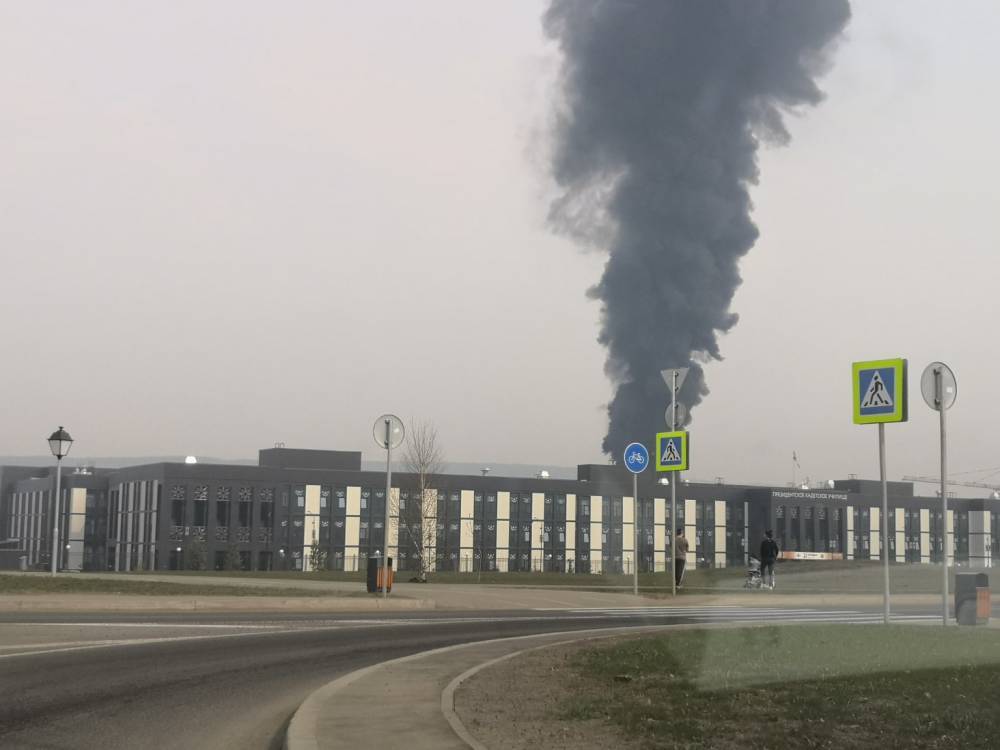Сергей Цивилёв выехал на место пожара на территории Президентского кадетского училища в Кемерове