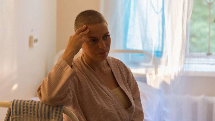 Сериал о вирусе с Нэлли Уваровой сняли в Крыму перед самой пандемией