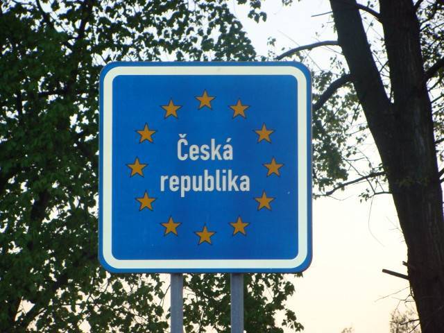 Чехия первой из стран ЕС открыла границы для выезда