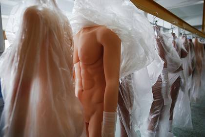Коронавирус вызвал ажиотажный спрос на секс-куклы