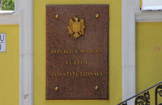 В Конституционном суде Молдавии продолжается битва за российский кредит