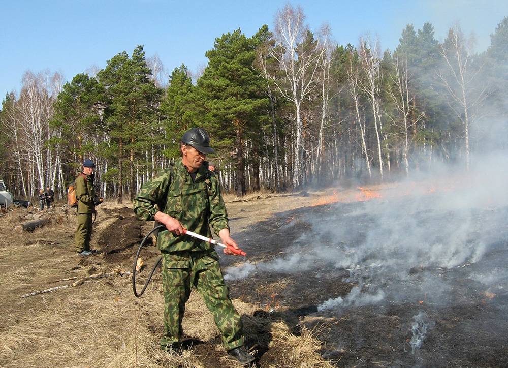 18 лесных пожаров произошли за сутки в Кузбассе