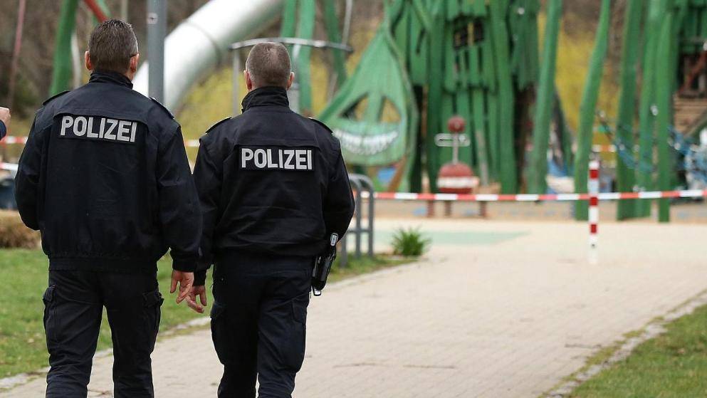 Герои коронакризиса: сколько зарабатывают полицейские в Германии