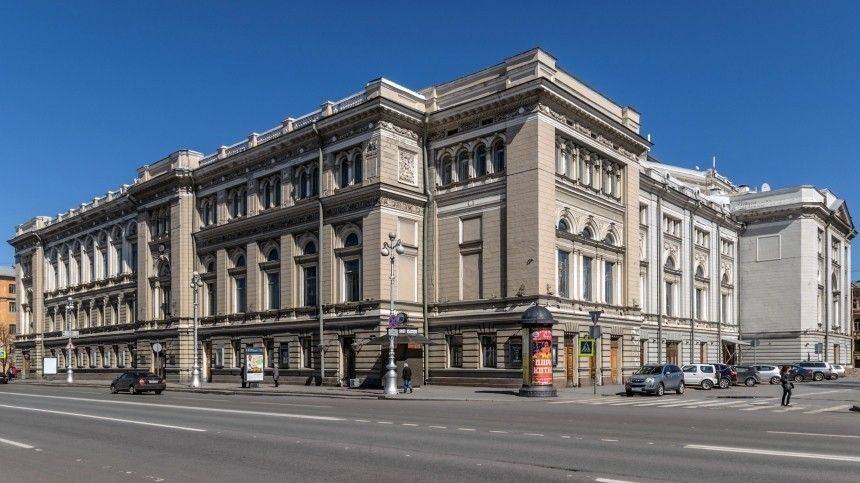 Задержаны вандалы, нарисовавшие свастику на общежитии консерватории в Петербурге