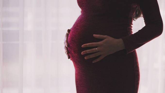 Минздрав допустил аборт для беременных с тяжелой формой коронавируса