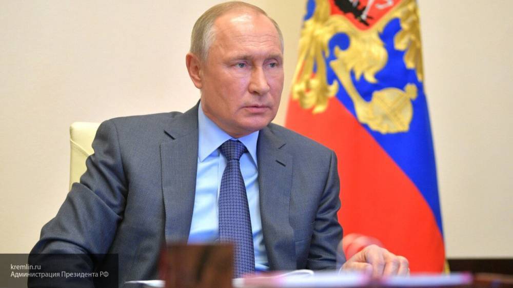 Путин подписал закон о получении гражданства РФ без отказа от иностранного
