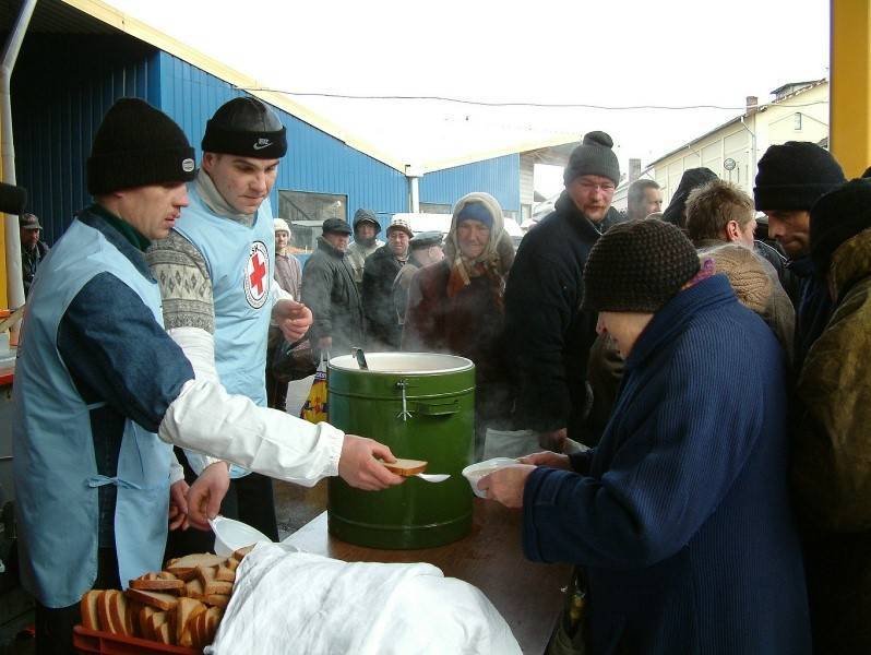 Православных активистов у Курского вокзала задержали за кормление бездомных