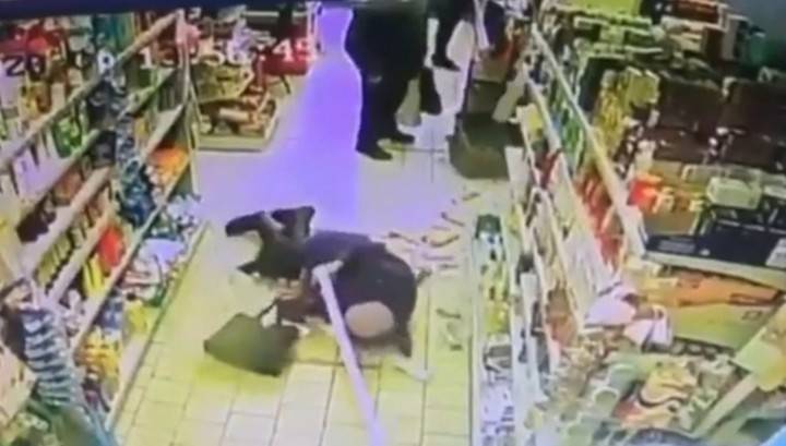 Москвич ударил пенсионерку за несоблюдение дистанции в магазине