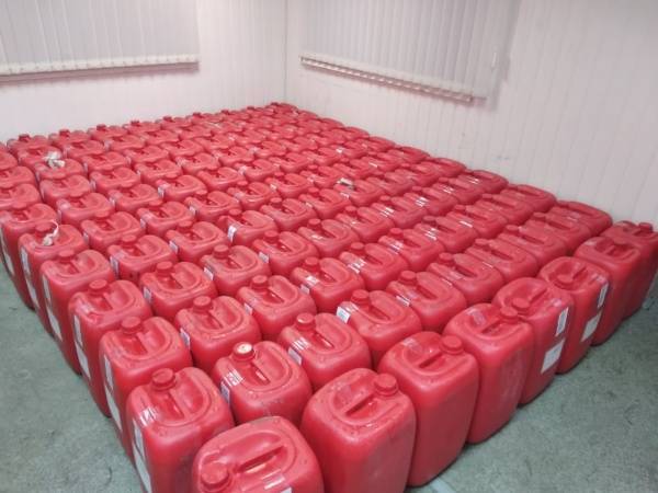 В Челябинской области таможенники пресекли вывоз 3 тысяч литров дезинфицирующих средств