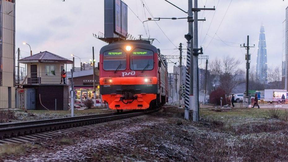 В Петербурге запустили первую внутригородскую электричку с пересадкой на метро