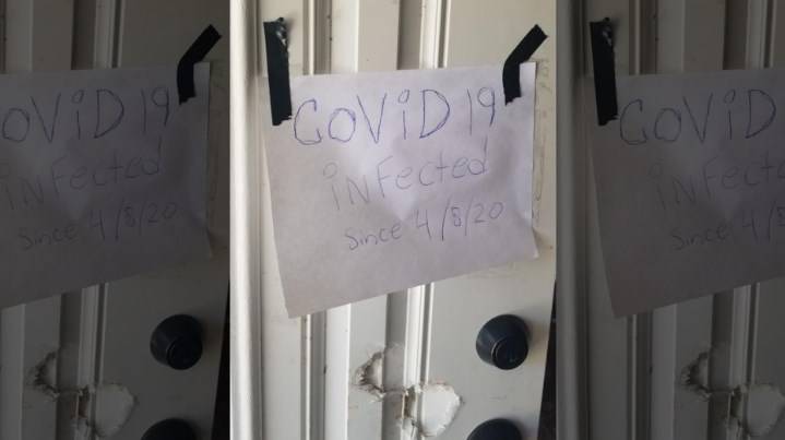 Мужчина оставил на двери записку, что болен COVID-19, чтобы избежать ареста
