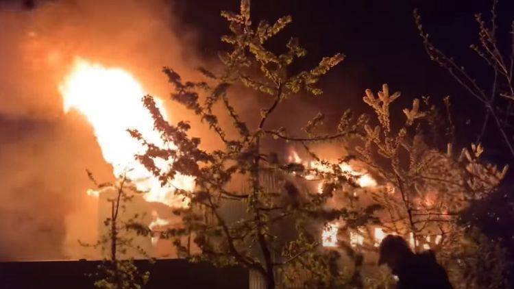 В Сеть попало видео поджога мужского монастыря в Одессе