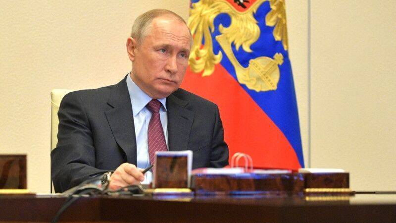 Путин поручил подготовить планы по развитию энергоотрасли в условиях COVID-19