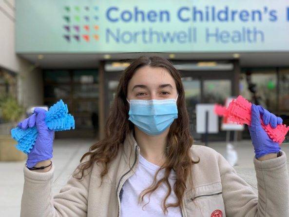 Студентка из семьи украинских иммигрантов Карина Попович делает 3D-маски для медиков Нью-Йорка