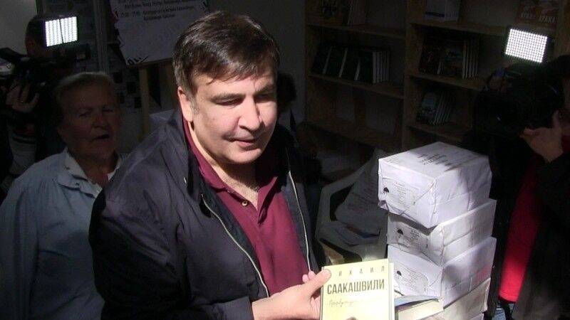Саакашвили назвал себя абсолютным сторонником мира между РФ и Украиной