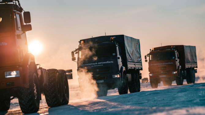 «КамАЗ» испытал свои беспилотные грузовики в Арктике